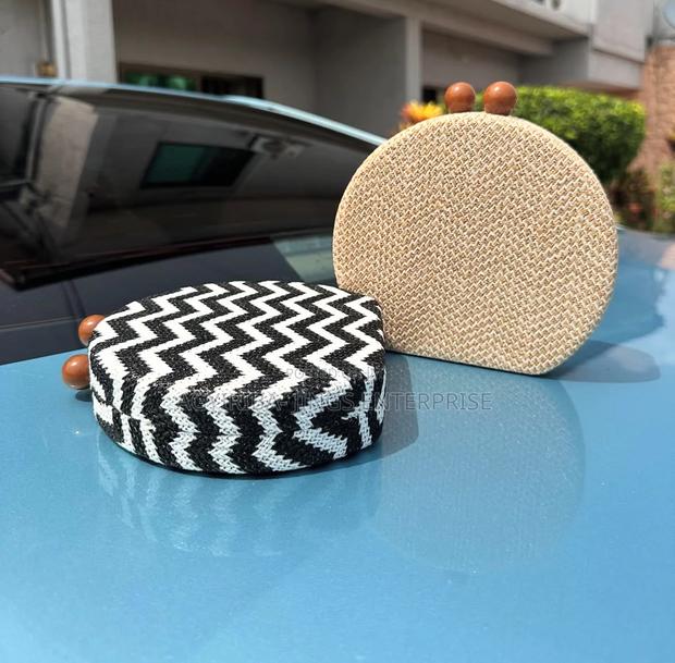 Clutch Bag · Photo 1