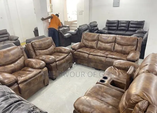 A Majestic Quality Sofa Set · Photo 1
