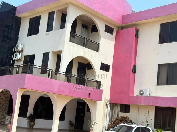 A Fairly Used Hotel on Hot Sale Tema Comm5 · Photo 1