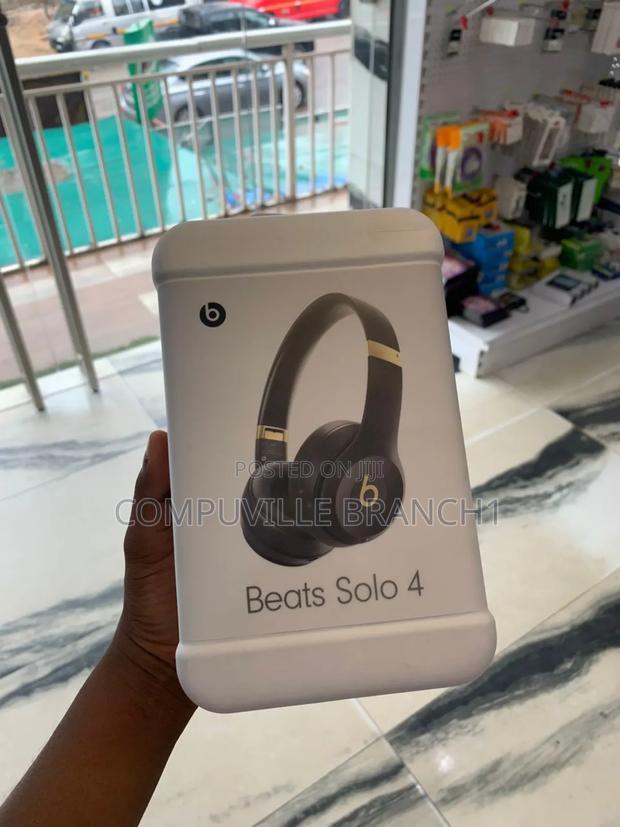 Beats Solo 4 · Photo 1