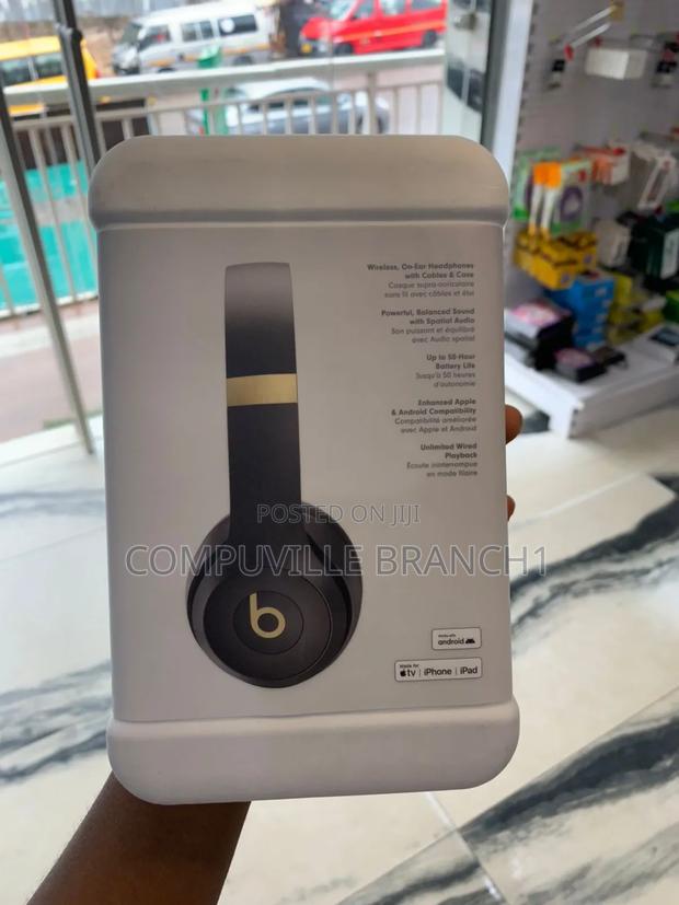 Beats Solo 4 · Photo 2