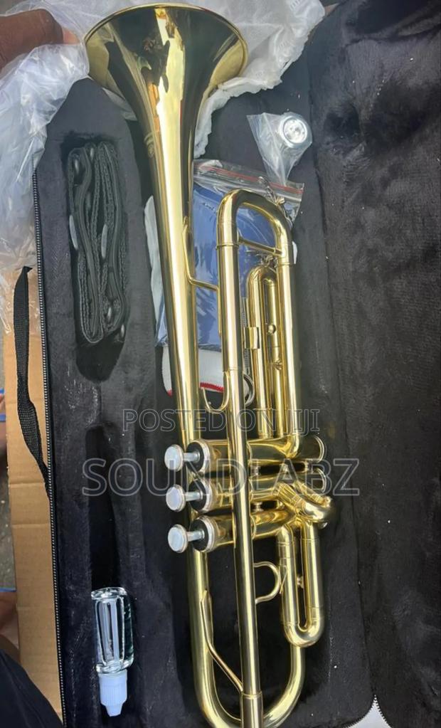 Yamaha Ytr-2335 Bb Gold Trumpet. · Photo 1