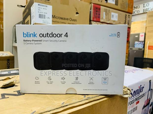 Ultra Modern Blink Outdoor · Photo 1