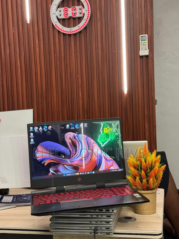 Laptop HP Omen 15 16GB Intel Core I5 SSD 512GB · Photo 2