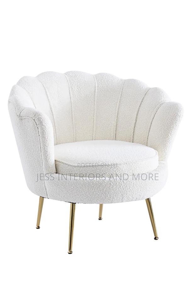 Accent Chair (Shell -Shaped) White · Photo 2