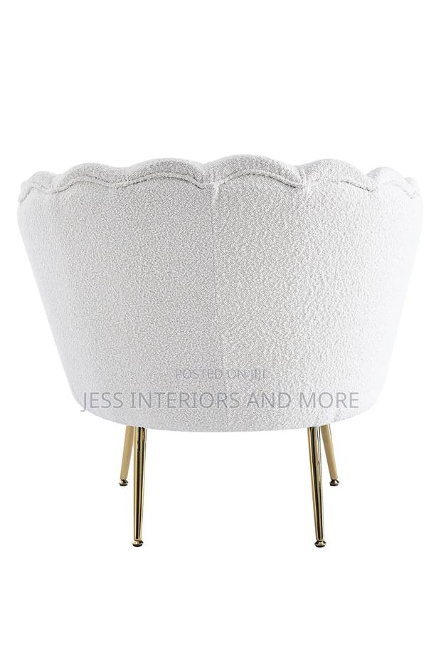 Accent Chair (Shell -Shaped) White · Photo 4