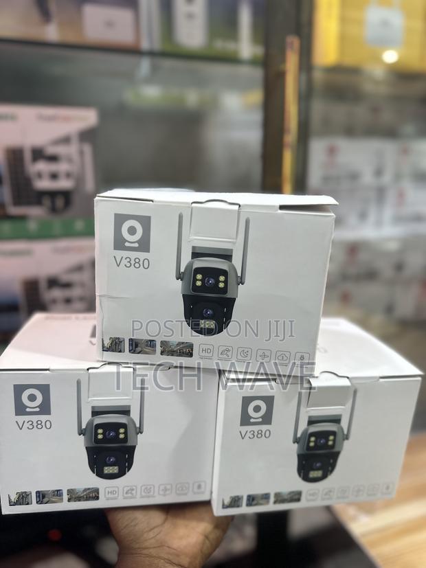 Dual Lens Smart CCTV Camera · Photo 1