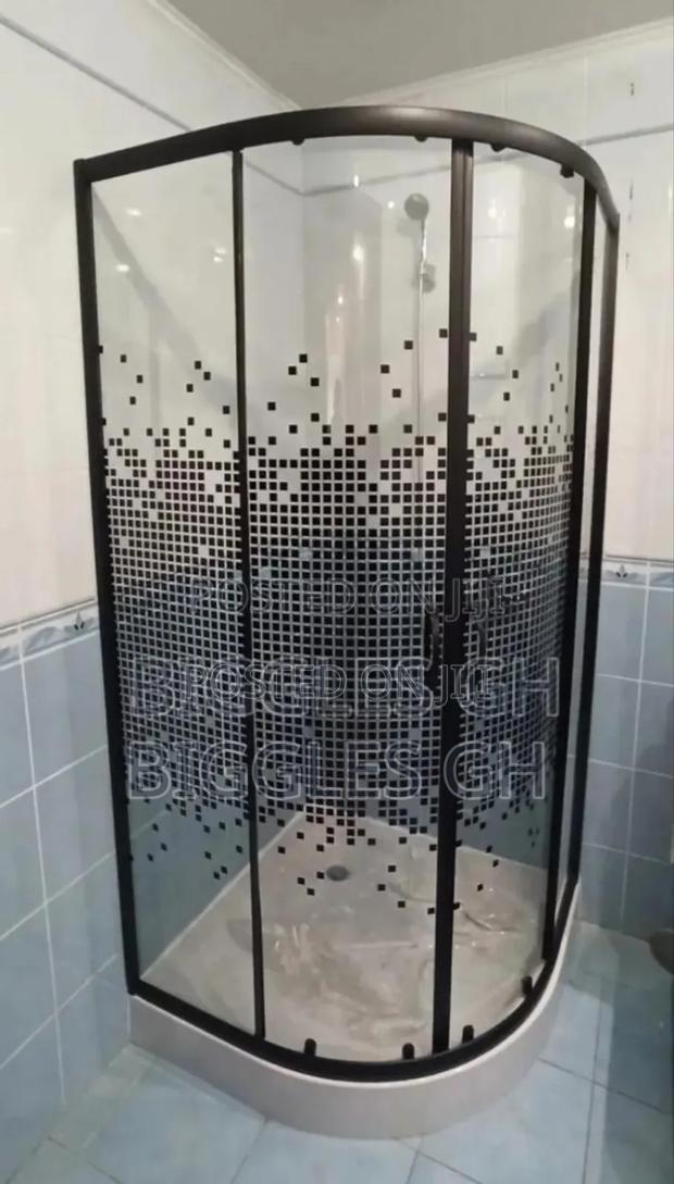Mosaic Shower Cubicle · Photo 1