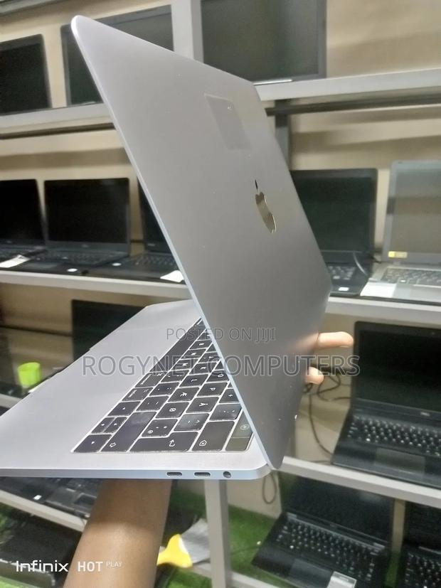 Laptop Apple MacBook Pro 2017 16GB Intel Core i7 SSD 512GB · Photo 2