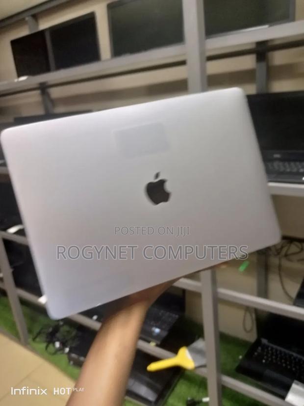 Laptop Apple MacBook Pro 2017 16GB Intel Core i7 SSD 512GB · Photo 1