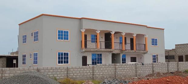 8bdrm Apartment in Tema Metropolitan for sale · Photo 3