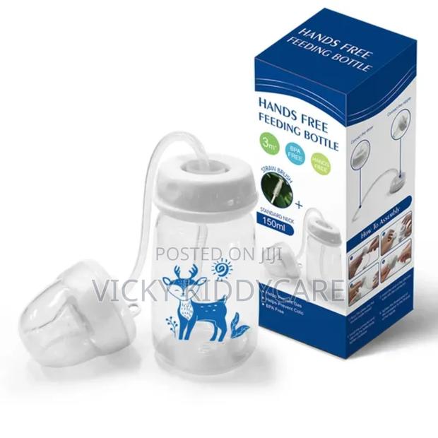 Hand Free Feeding Bottle · Photo 1