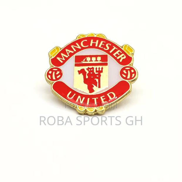 Manchester Lapel Pin · Photo 1