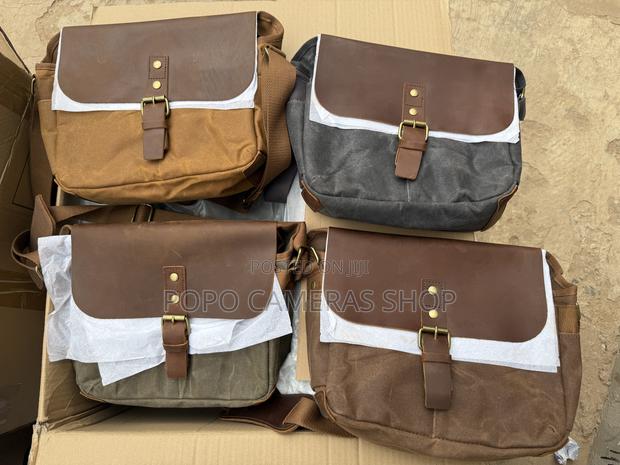 Xk986 Leather and Canvas Camera Side Bag · Photo 5