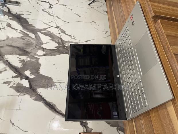 Laptop HP Pavilion 15 8GB AMD Ryzen 3 SSD 256GB · Photo 1