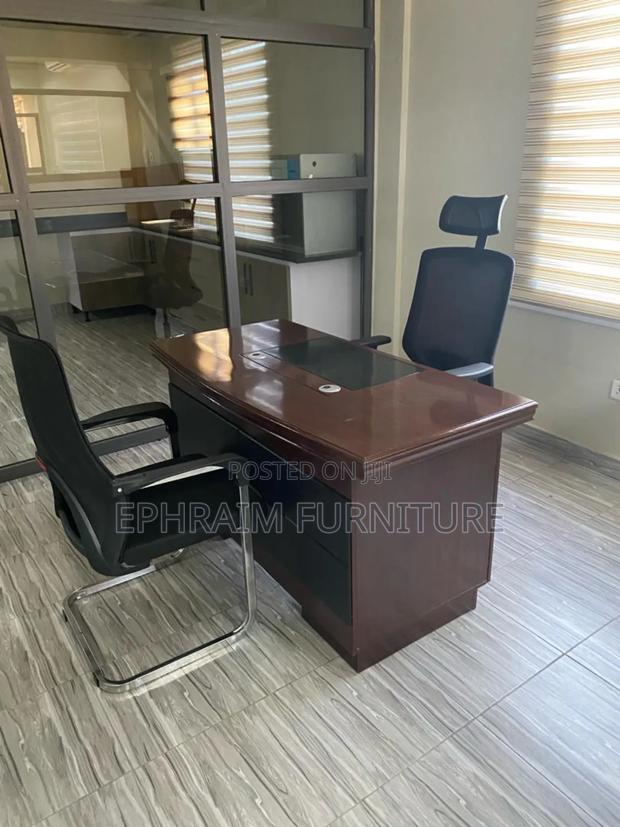 Mini Executive Table · Photo 1
