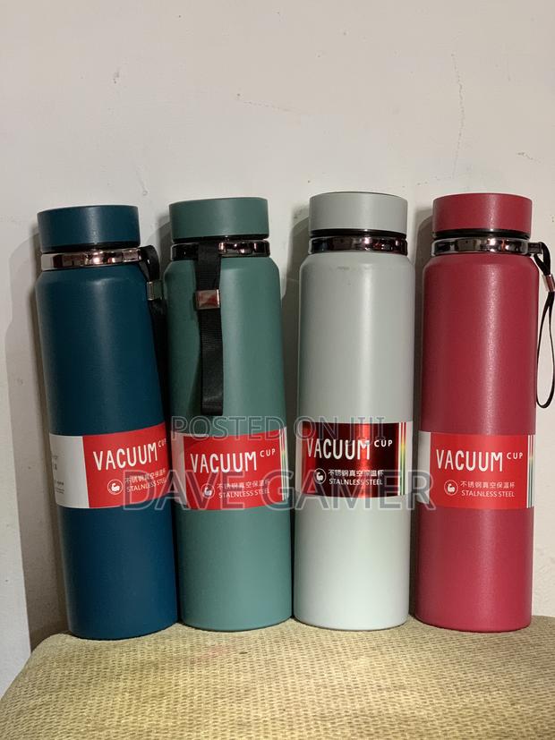 Vacuum Flask With Temperature Readings · Photo 3