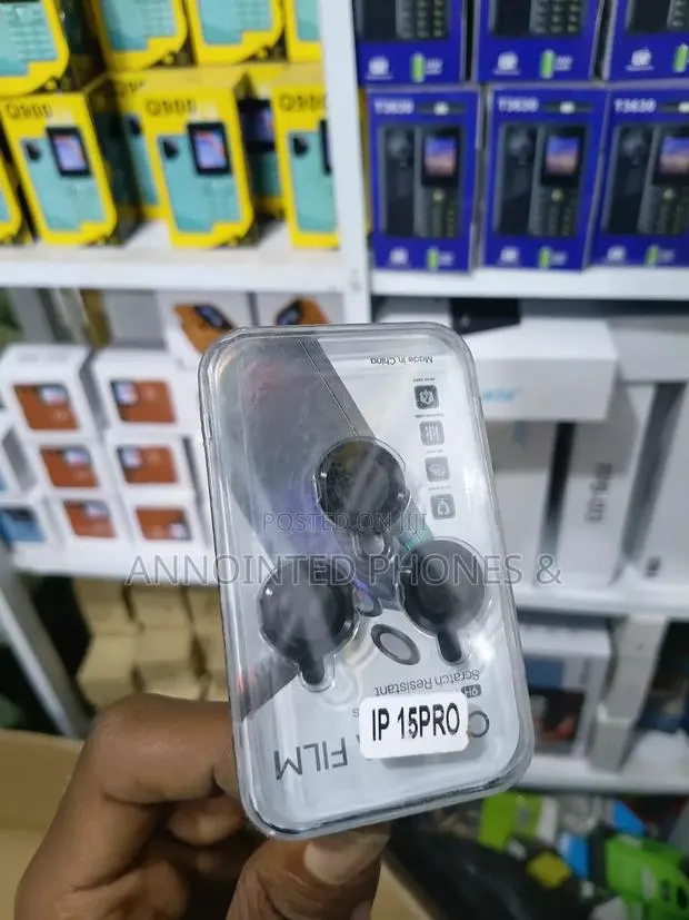 iPhone 15 Pro Glass · Photo 1