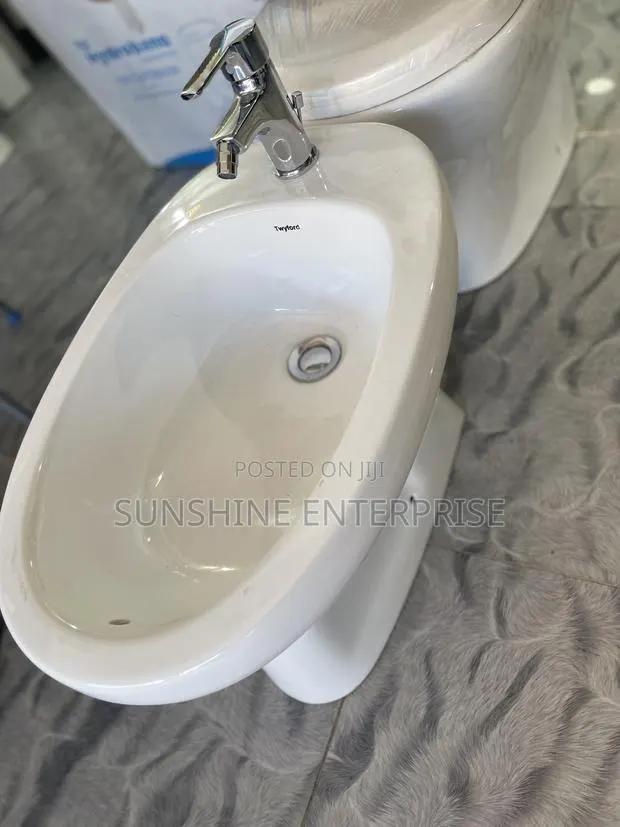 Bidet With Tap · Photo 1