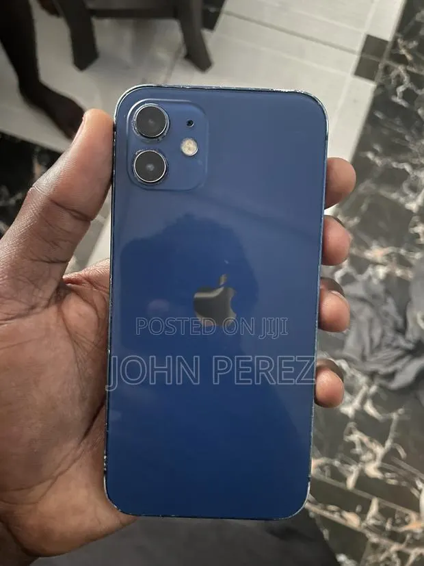 Apple iPhone 12 64 GB Blue · Photo 1