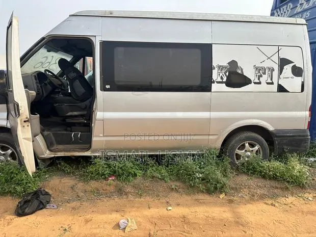 Ford Transit 2008 Silver · Photo 4