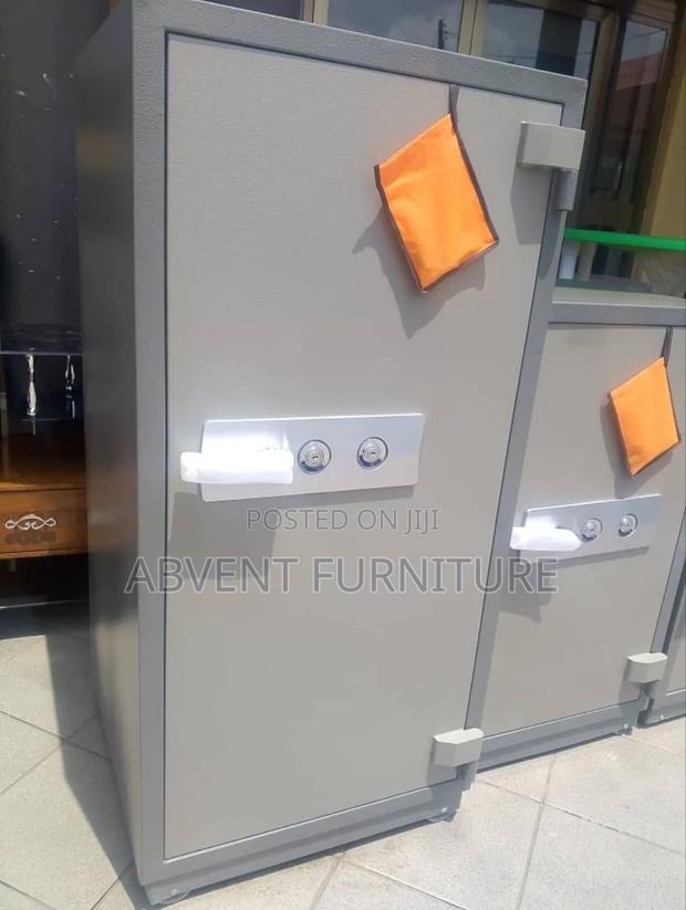 4.3 Meter Fireproof Heavy Money Safe · Photo 1
