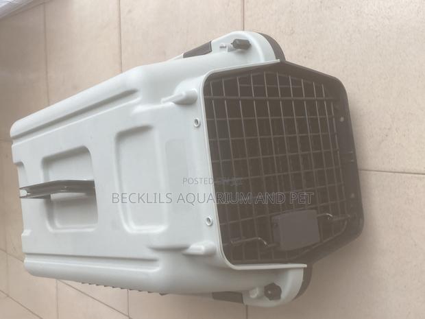 Hard Shell Flight Cage · Photo 5