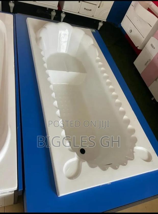Fiber Bathtub · Photo 1