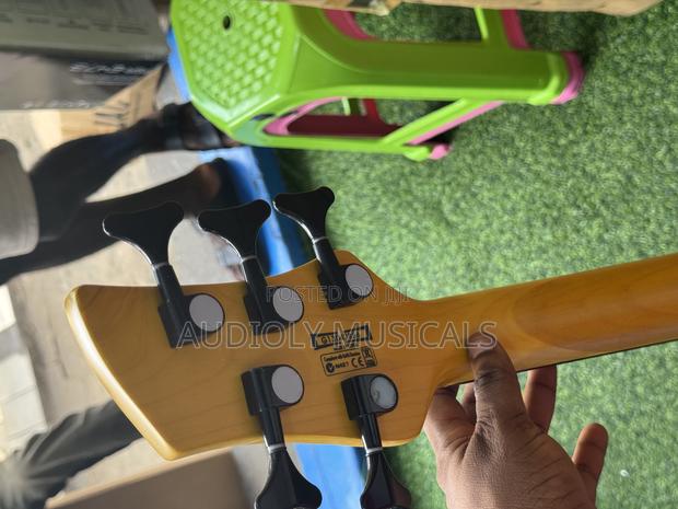 Ibanez Active Bass Guitar (Black Red) · Photo 3