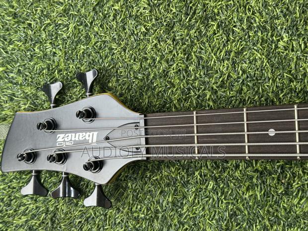 Ibanez Active Bass Guitar (Black Red) · Photo 5