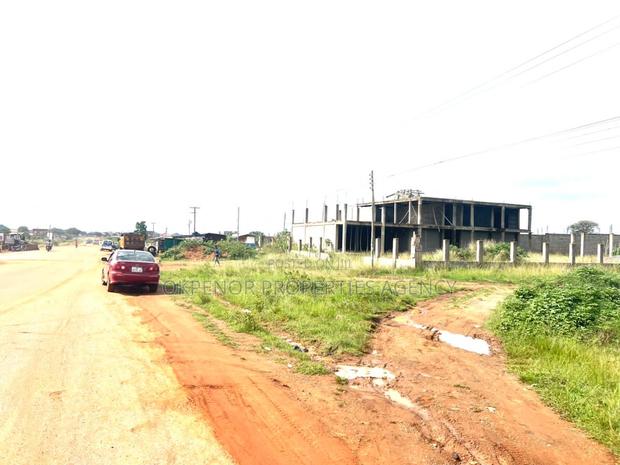Roadside Shops for Sale · Photo 2