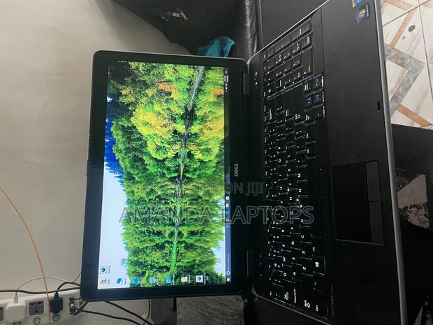 New Laptop Dell Inspiron 15 12GB Intel Core I7 SSD 256GB · Photo 2