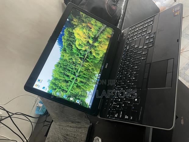 New Laptop Dell Inspiron 15 12GB Intel Core I7 SSD 256GB · Photo 3