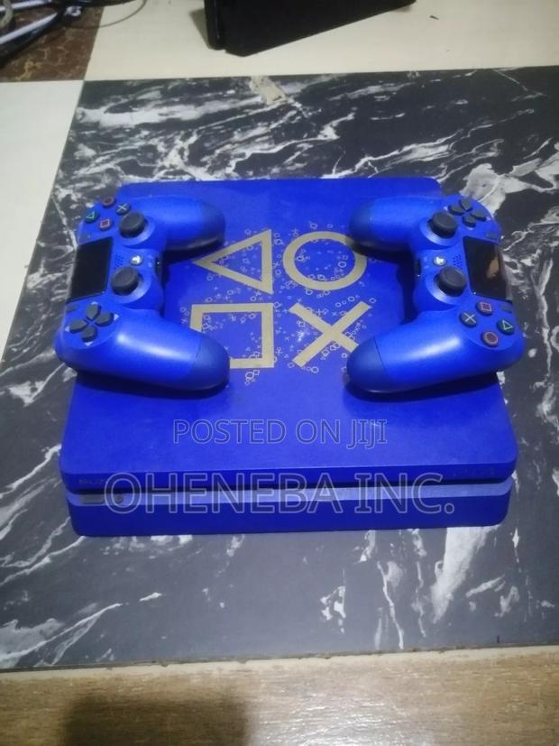 Ps4 Slim Jailbreak With FC27 + 13 More Games 1tb + 2 Pads · Photo 3