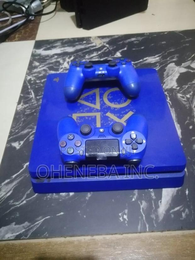 Ps4 Slim Jailbreak With FC27 + 13 More Games 1tb + 2 Pads · Photo 4