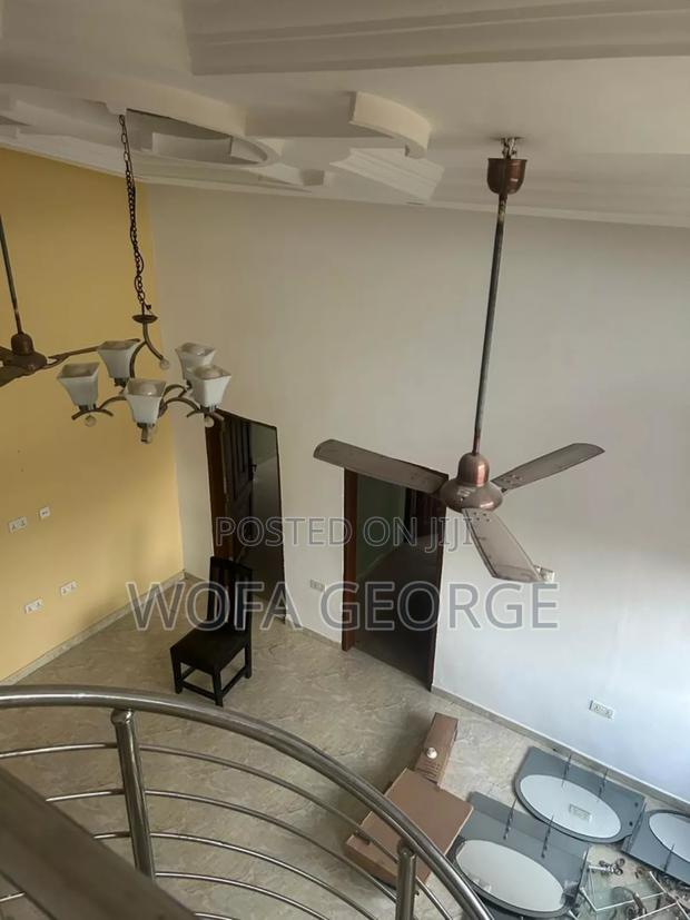 7bdrm House in Goil Link, Abokobi for sale · Photo 3