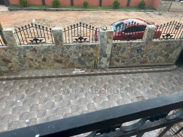 7bdrm House in Goil Link, Abokobi for sale · Photo 4