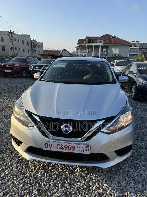 Nissan Sentra 2018 Silver · Photo 1