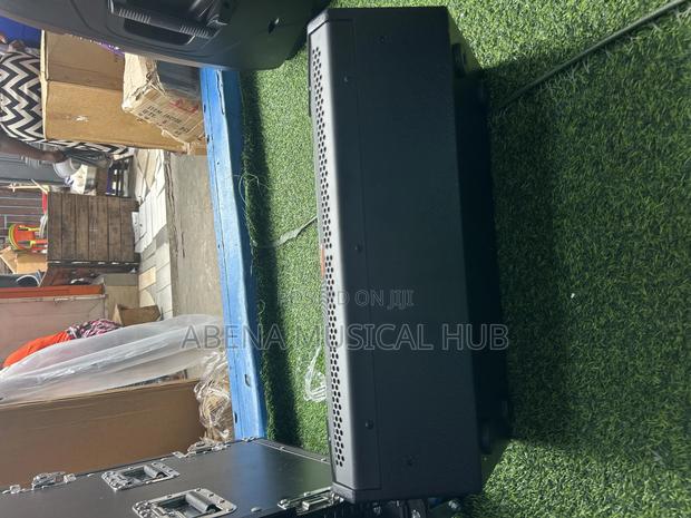 JBL 15inches Active Stage Monitor · Photo 3