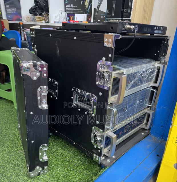 Jac -12units Amplifier Rack · Photo 1