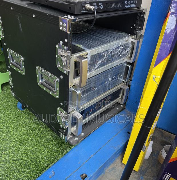 Jac -12units Amplifier Rack · Photo 3