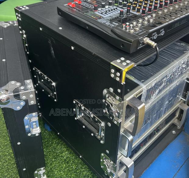 Jac 12 Unite Amplifier Rack · Photo 1