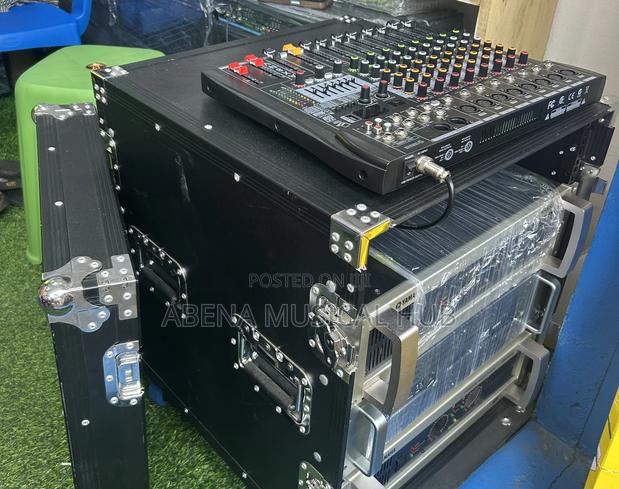 Jac 12 Unite Amplifier Rack · Photo 2