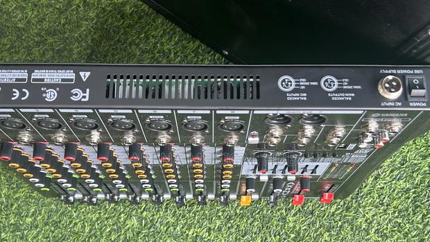 Ax8nv3 8 Channels Mixing Console and Aux Paths Plus Effects · Photo 2