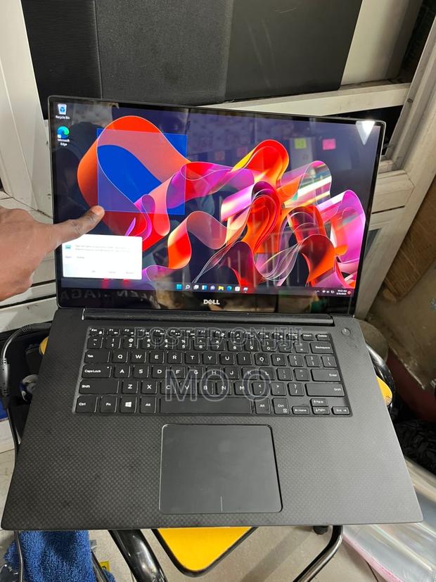 Laptop Dell XPS 15 (9550) 16GB Intel Core i7 SSD 256GB · Photo 1