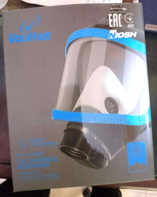 Full Face Mask With Cartridge. · Photo 2