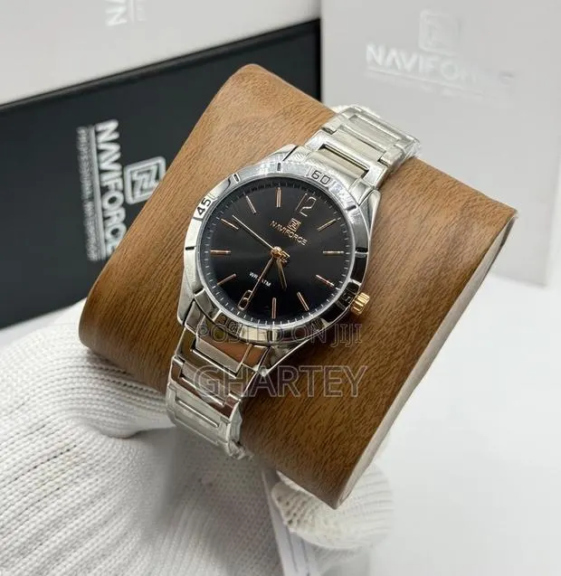 Unique Ladies Chain Strap Ladies Analog Watch · Photo 1