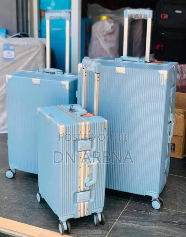 Anti - Crack Trolley Suitcase Traveling Luggage Bag · Photo 1