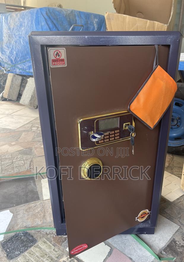 Safe Box / Fireproof Safe Box · Photo 1