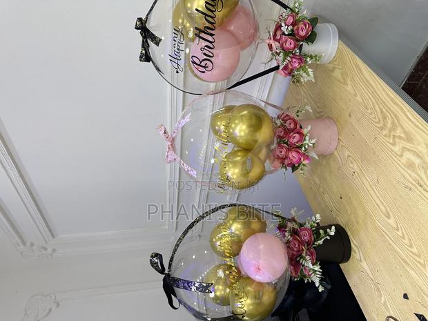 Ballon Floral Bouquet, Grand Bouquet,With Champagne Etc · Photo 1